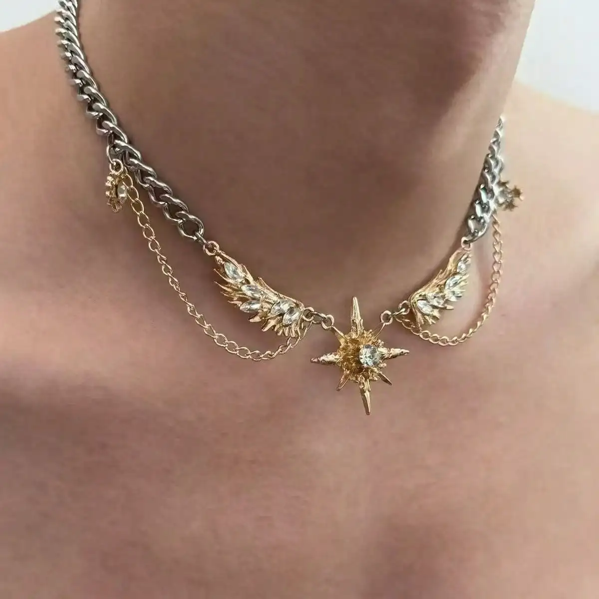 Men Accessories Neck Chain - قلادة جوثيك بانك ذهبية اللون بتصميم